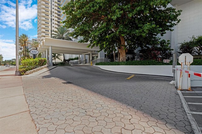 Building Photo - 5701 Collins Ave