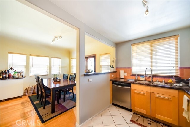 Building Photo - 2168 Lemoyne St