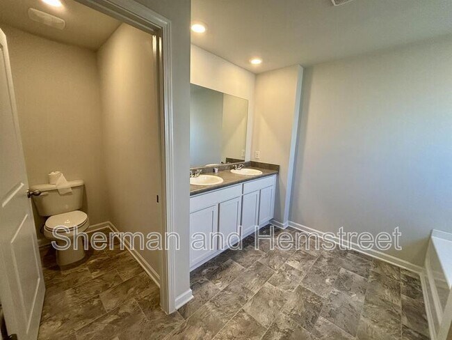 Building Photo - 248 Expedition Dr