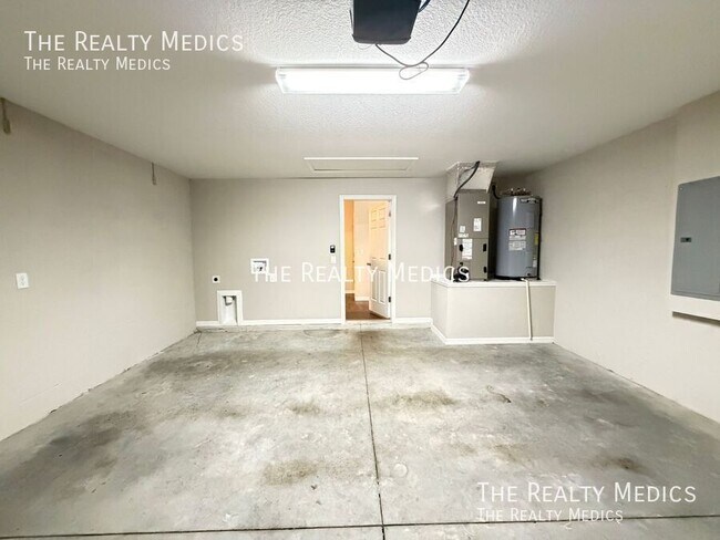 Building Photo - 13585 SW 42 Ave