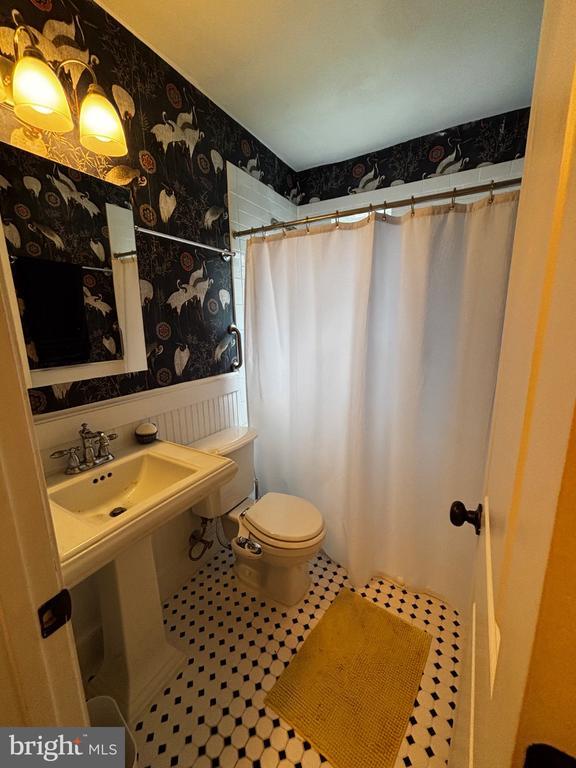 Building Photo - 820 S Washington St