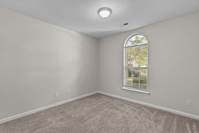 Building Photo - Burbage Grant 4 bedrooms- Ready Now!