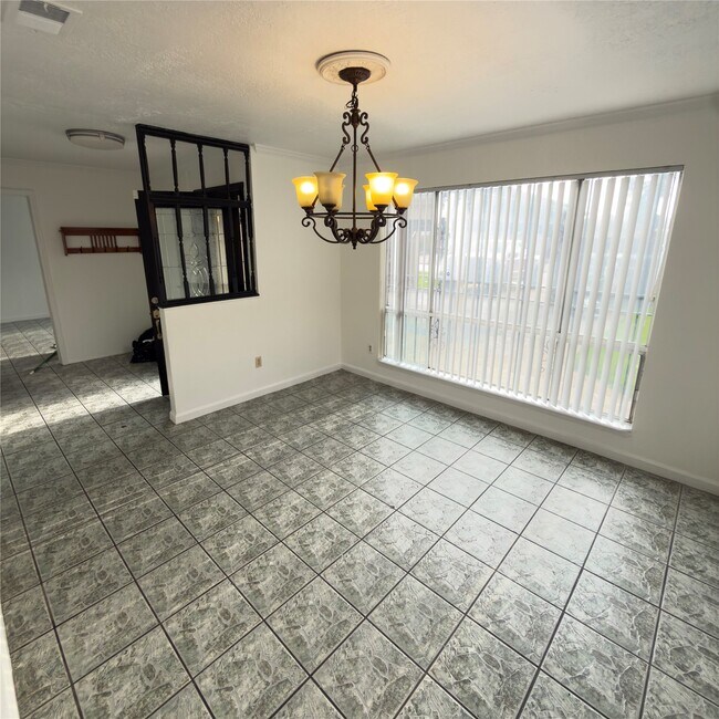 Building Photo - 8719 Beau Monde Dr