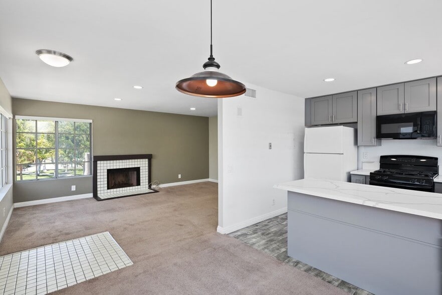 Building Photo - 19 Exeter