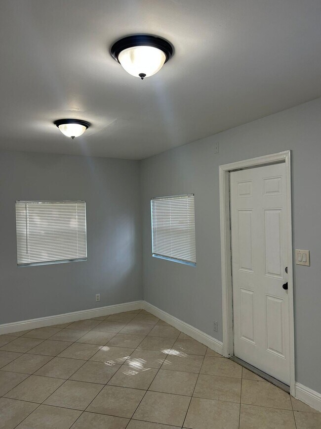 Building Photo - 508 57th St