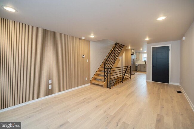 Building Photo - 1238 S Warnock St