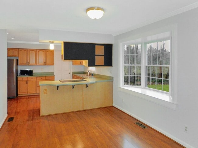 Building Photo - 1332 Redwood Cir