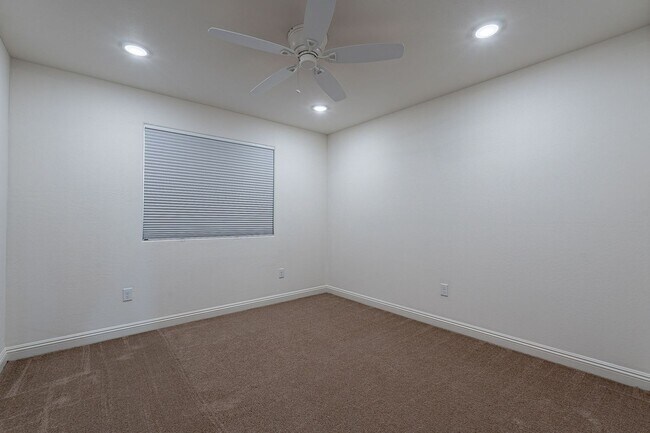 Building Photo - 4 bedroom home for rent