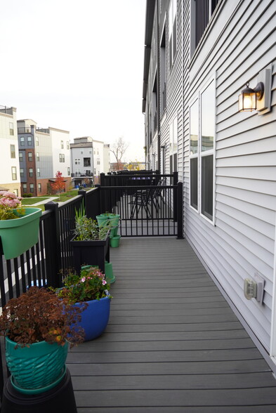 Building Photo - 20306 Newfoundland Sq