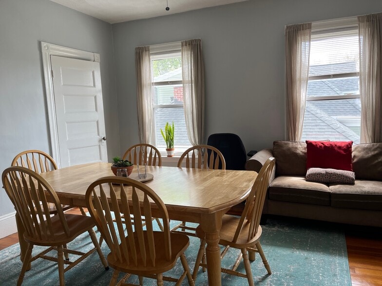 Building Photo - 7 Wheeler St