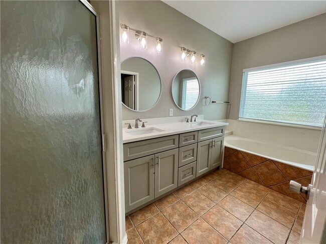 Building Photo - 1706 Winners Ribbon Cir