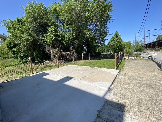 Building Photo - Renovated 1 bedroom Apartment for Rent