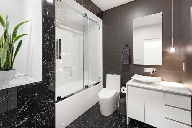 Building Photo - 6402 106th Ave NE