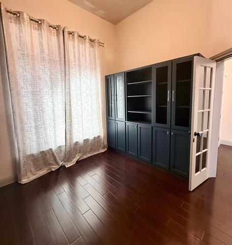 Building Photo - 811 Bandelier Ln