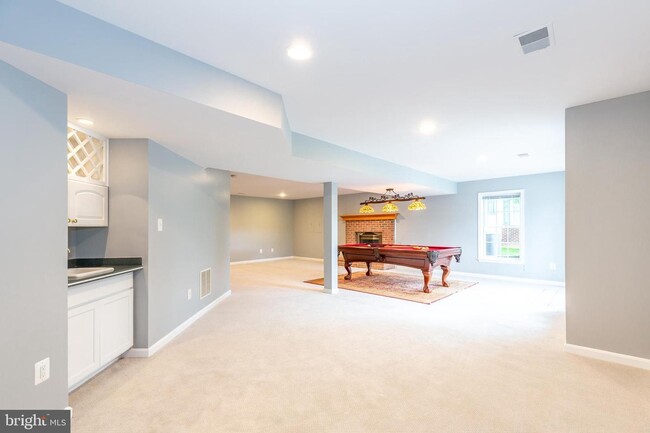 Building Photo - 42293 Young Ln
