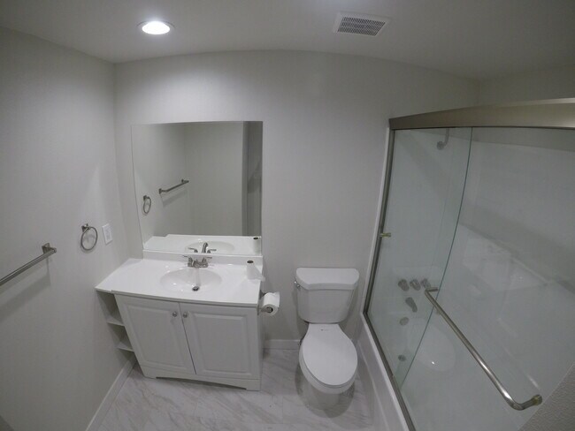 Building Photo - 2656 Larkin Pl