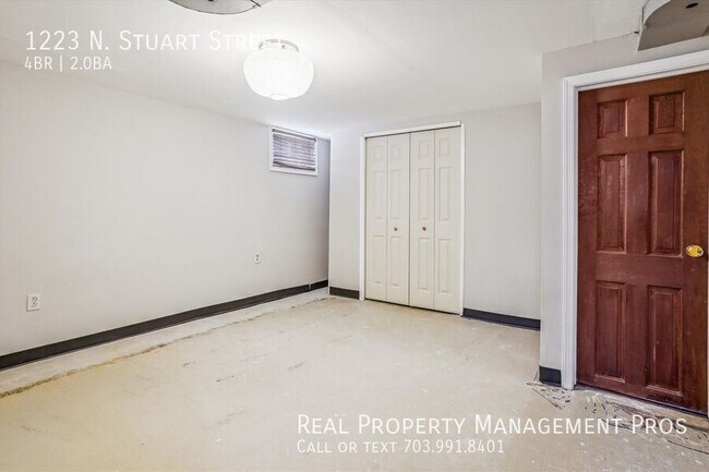 Building Photo - 1223 N Stuart St