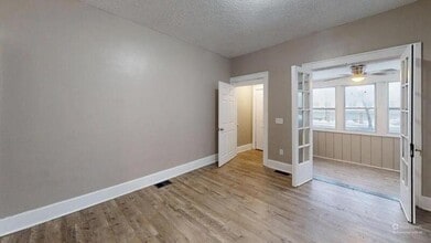 Building Photo - 118 Ridgeway Ave