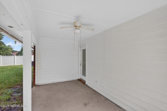 Building Photo - 11669 Collins Creek Dr