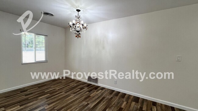 Building Photo - Nice 3 Bed, 2 Bath Home in Hesperia!!