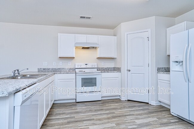 Building Photo - 417 Wagon Trail