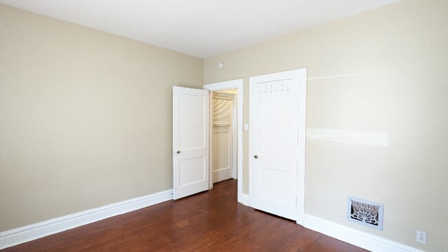 Building Photo - 5042 Mardel Ave