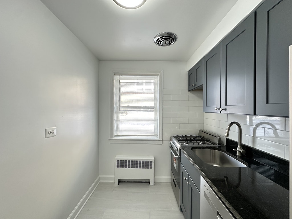 Building Photo - 6715 N California Ave