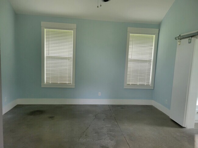Building Photo - 191 Seabrook Rd