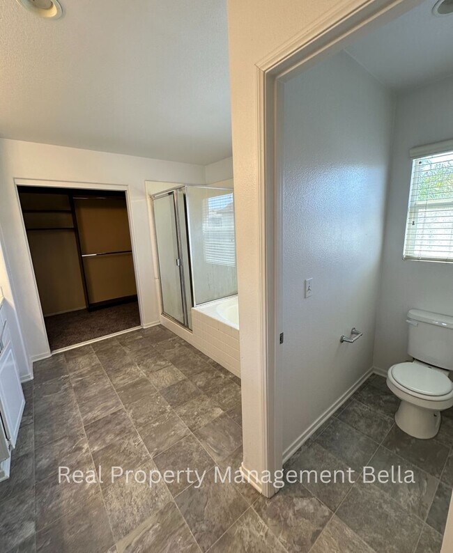 Building Photo - 3 Bed 3 Bath Perris Home w/ Office Space & Community Pool