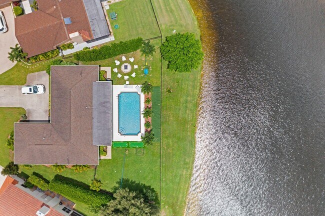 Building Photo - 12875 Guilford Cir
