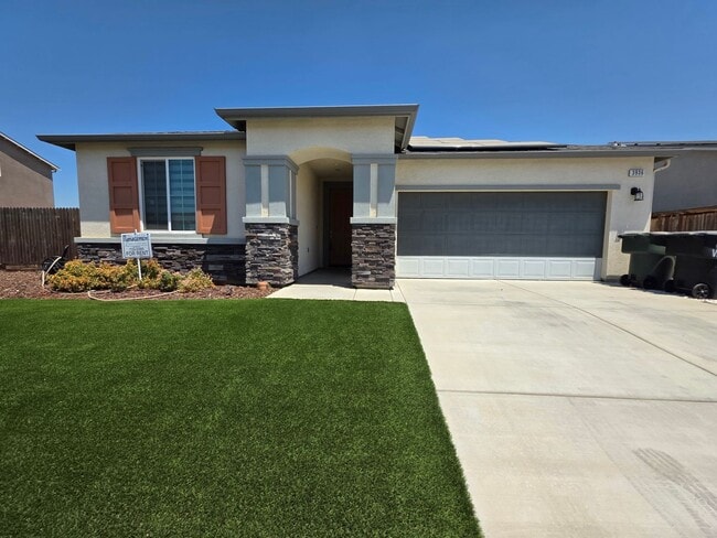 Building Photo - 3936 E Cypress Ave