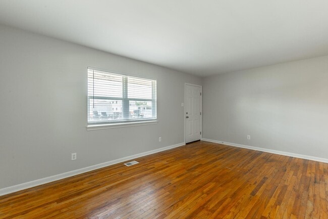 Building Photo - 1605 Foust St