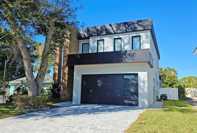 Building Photo - Bold Contemporary Sarasota Luxury Home. 4 Beds/ 4 Baths. Private Pool and Summer Grill.
