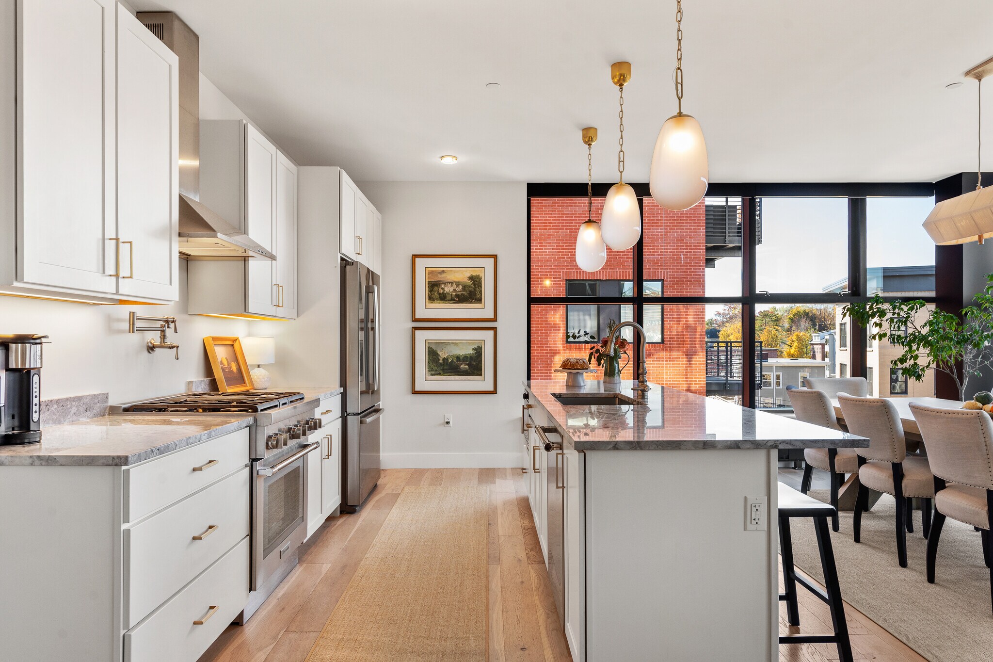 Building Photo - 383 Commercial St