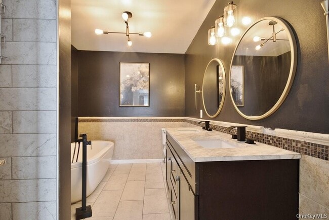 Building Photo - 346 Angelo Dr