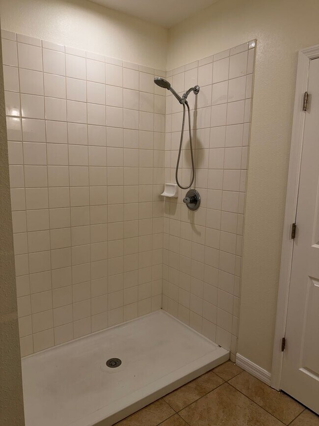 Building Photo - 10119 Candleberry Wds Ln