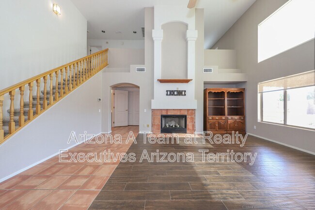 Building Photo - 831 S Rincon Rising Rd