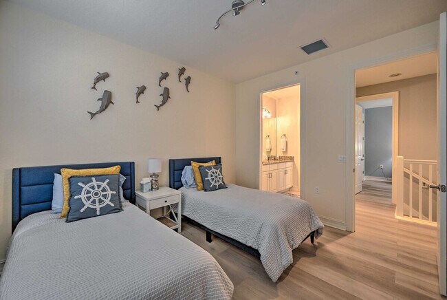 Building Photo - 9117 Chula Vista St