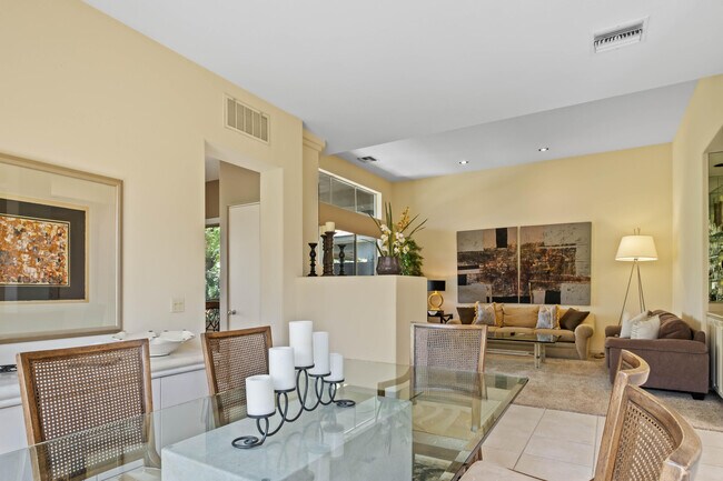Building Photo - 461 Desert Holly Dr