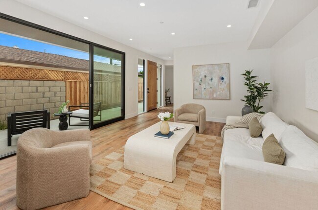 Building Photo - Long Term, Unfurnished Rental in Imperial Beach