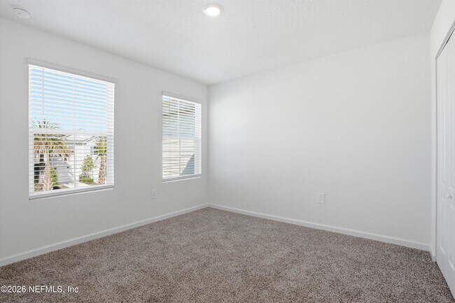 Building Photo - 32 Pasadena Dr