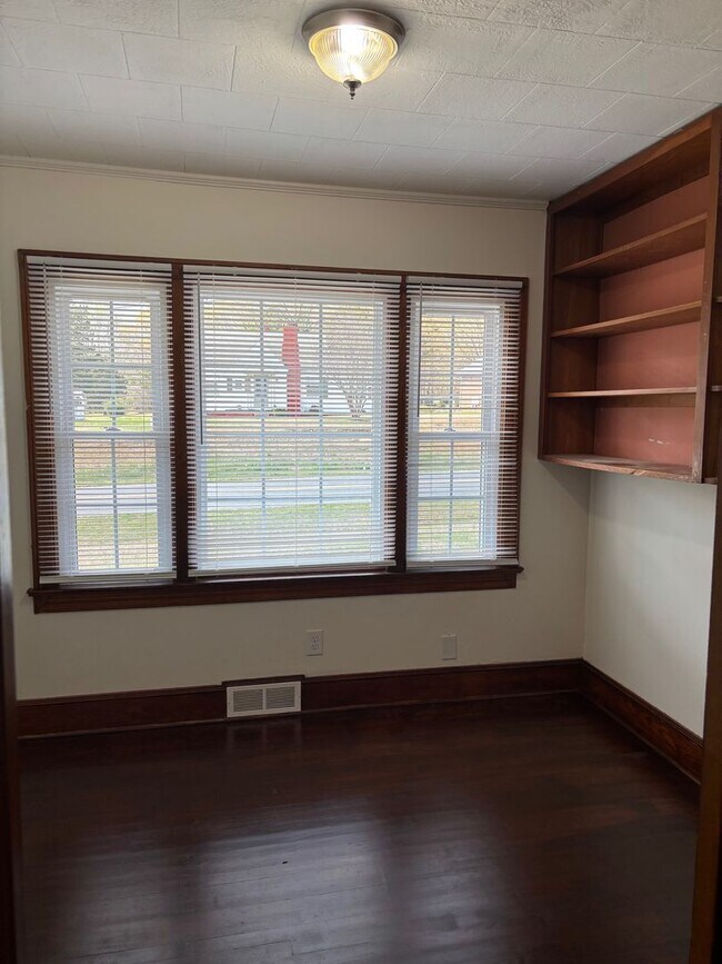 Building Photo - 3 Bed, 1 Bath Brick house in Ramseur