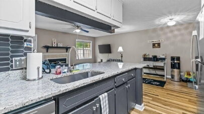 Building Photo - Charming 2-Bedroom, 2.5-Bathroom Townhome with Community Pool! Available TODAY!