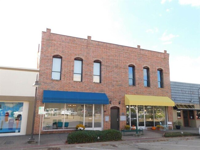 Building Photo - Tyler Street