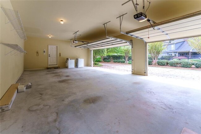 Building Photo - 214 Chandler Walk
