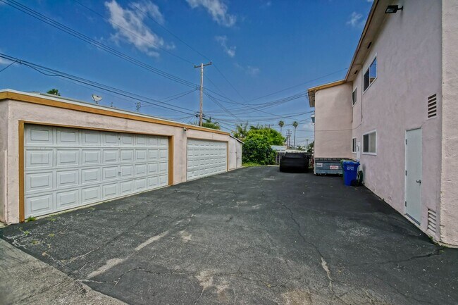Building Photo - 25227 Bigelow Rd