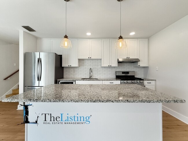 Building Photo - 4501 S Cortez Ave