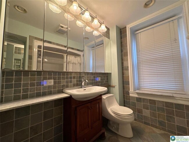 Building Photo - 3686 Lower Saucon Rd