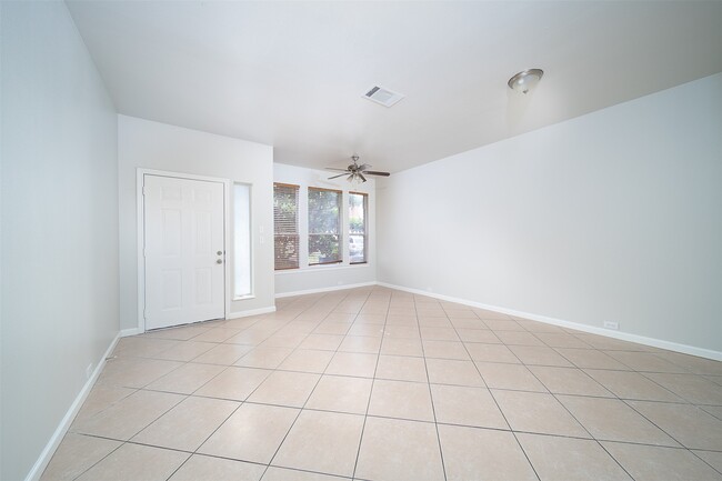 Building Photo - 13111 S Bellaire Estates Dr