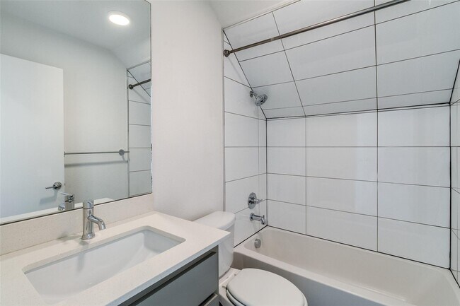 Building Photo - 1430 Grigsby Ave